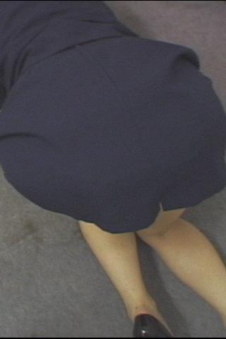 On all fours, tight skirt(Lite Android Casual